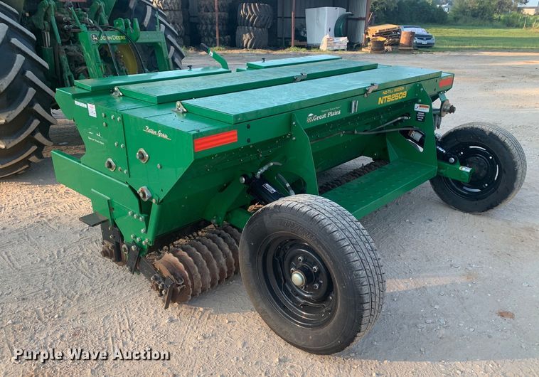 image for item DM1753 2017 Great Plains NTS2509 no-till seeder