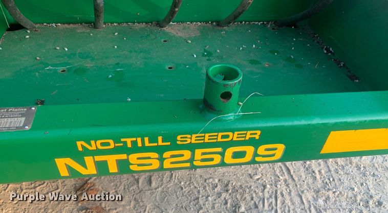 image for item DM1753 2017 Great Plains NTS2509 no-till seeder