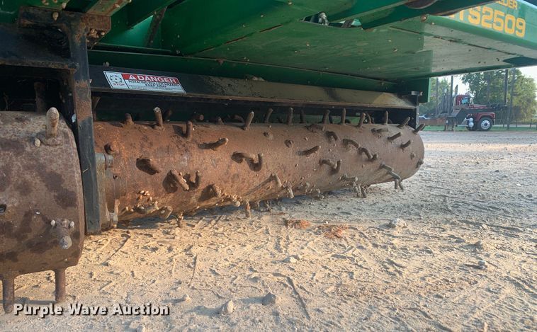 image for item DM1753 2017 Great Plains NTS2509 no-till seeder