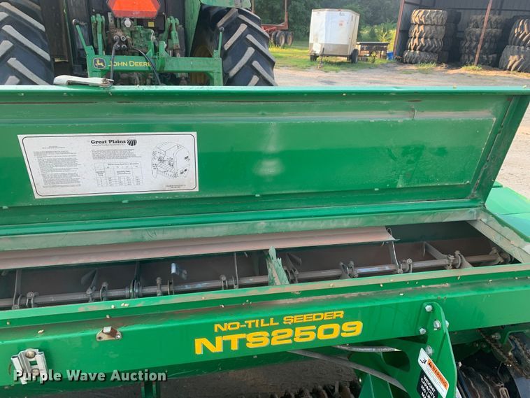 image for item DM1753 2017 Great Plains NTS2509 no-till seeder