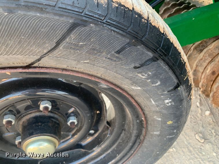 image for item DM1753 2017 Great Plains NTS2509 no-till seeder