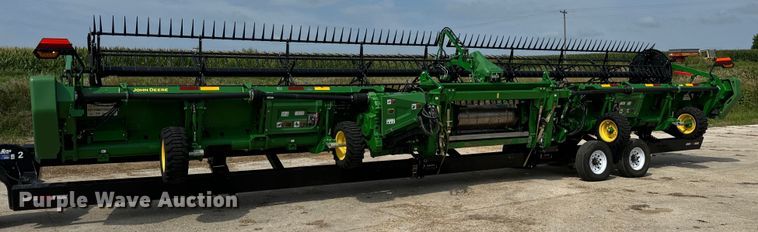 image for item DQ6718 2021 John Deere HD40R hinged draper head