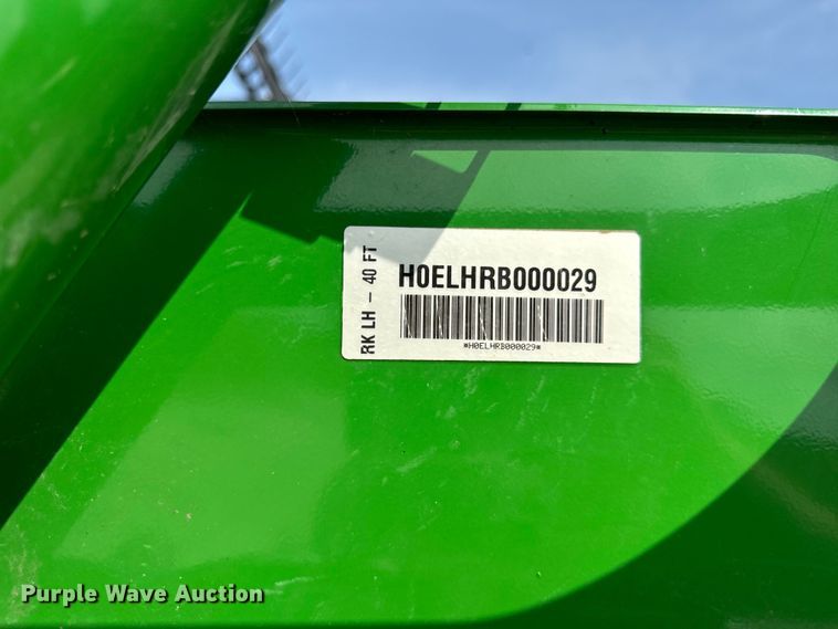 image for item DQ6718 2021 John Deere HD40R hinged draper head