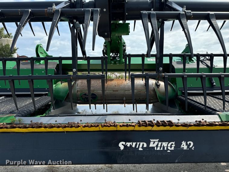 image for item DQ6718 2021 John Deere HD40R hinged draper head