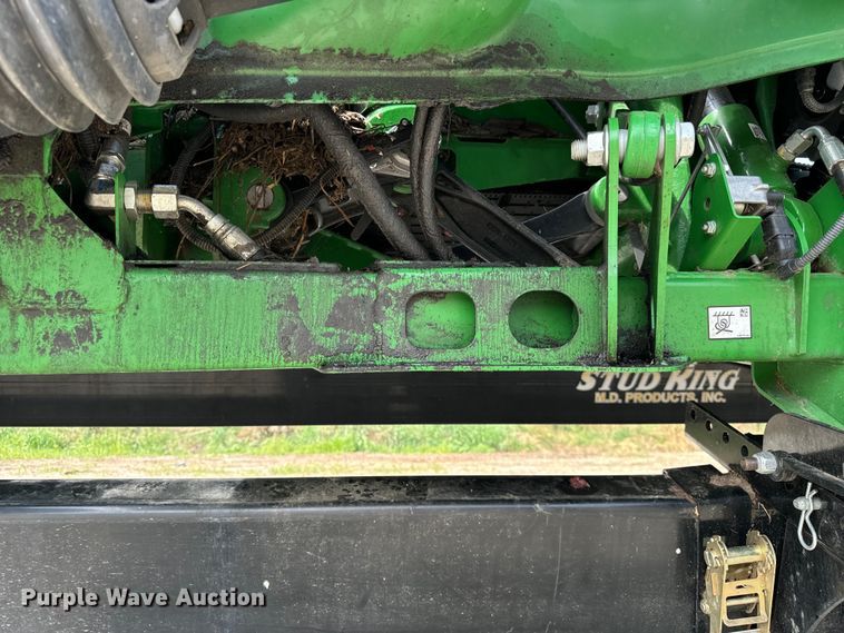 image for item DQ6718 2021 John Deere HD40R hinged draper head