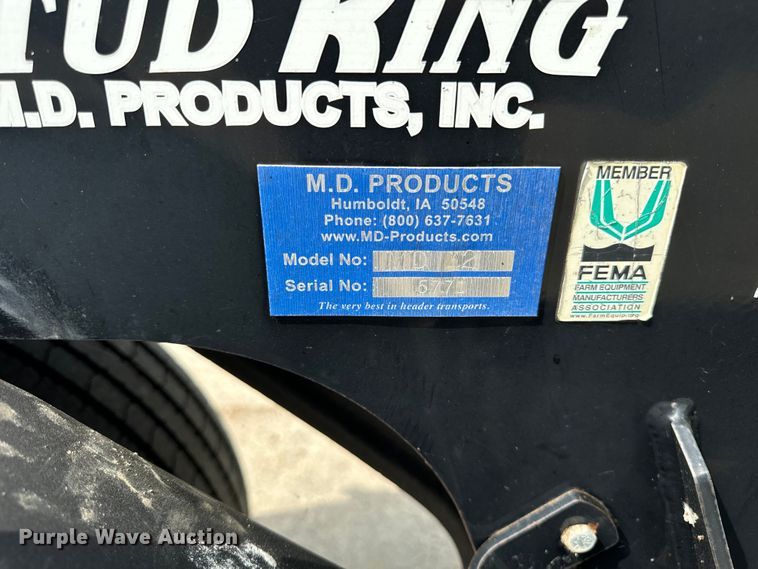 image for item DQ6718 2021 John Deere HD40R hinged draper head