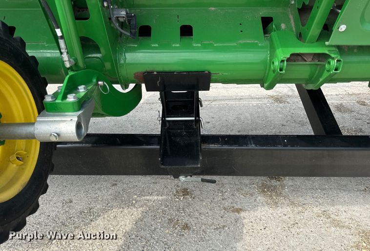 image for item DQ6718 2021 John Deere HD40R hinged draper head