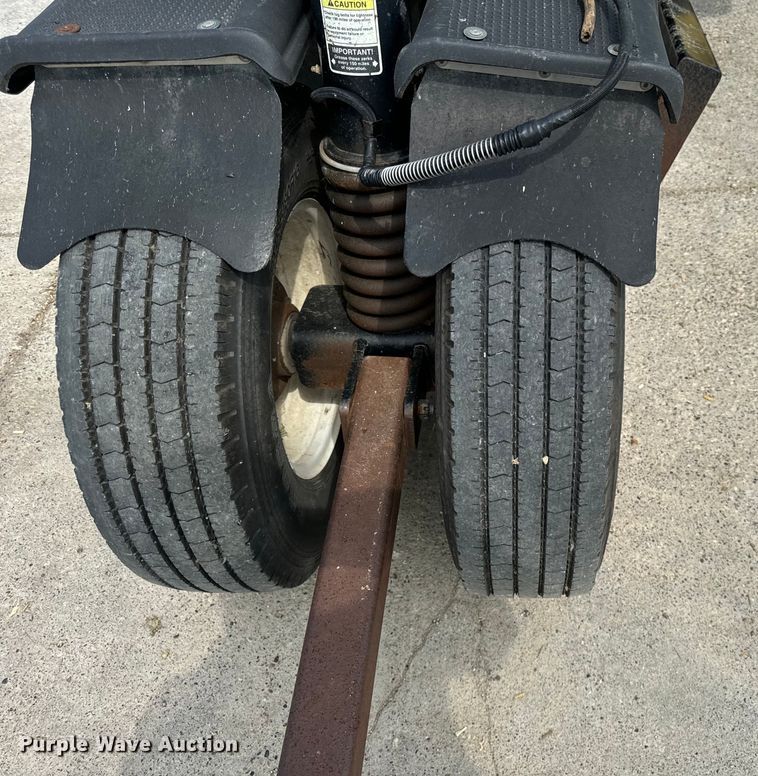 image for item DQ6718 2021 John Deere HD40R hinged draper head