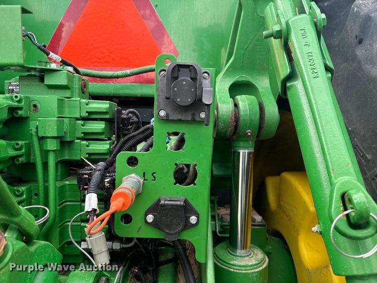image for item DQ6953 2015 John Deere 8320R MFWD tractor