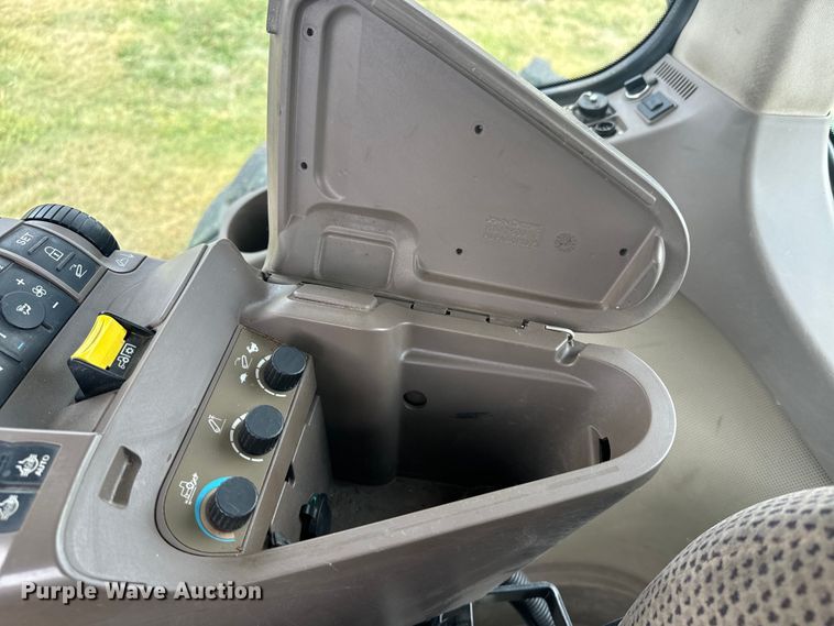 image for item DQ6953 2015 John Deere 8320R MFWD tractor