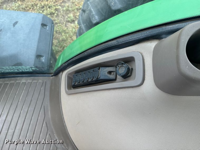 image for item DQ6953 2015 John Deere 8320R MFWD tractor