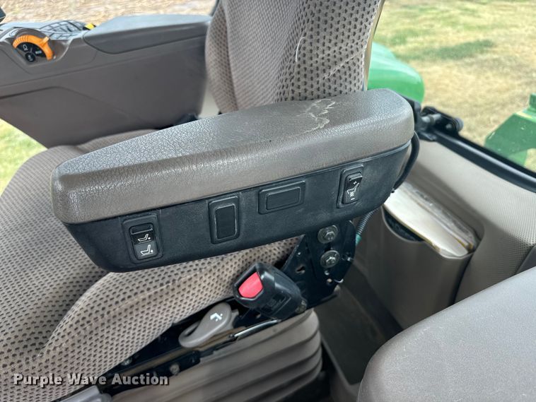 image for item DQ6953 2015 John Deere 8320R MFWD tractor