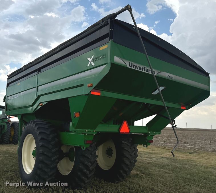 image for item DQ6954 Unverferth 1115 grain cart