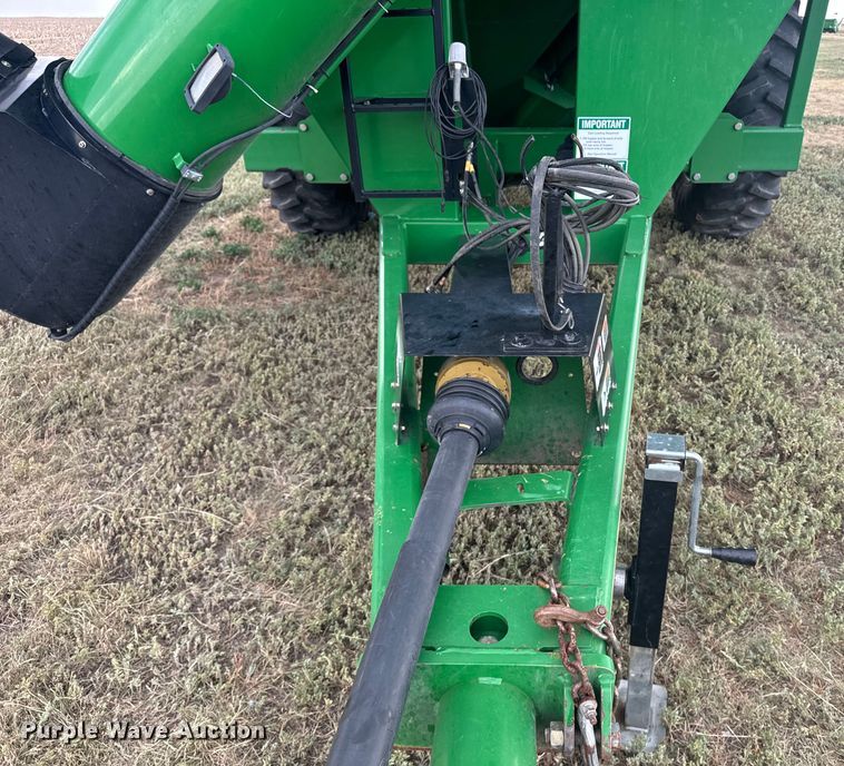 image for item DQ6954 Unverferth 1115 grain cart