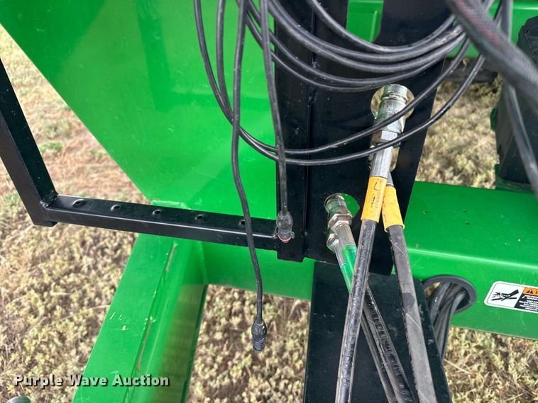 image for item DQ6954 Unverferth 1115 grain cart