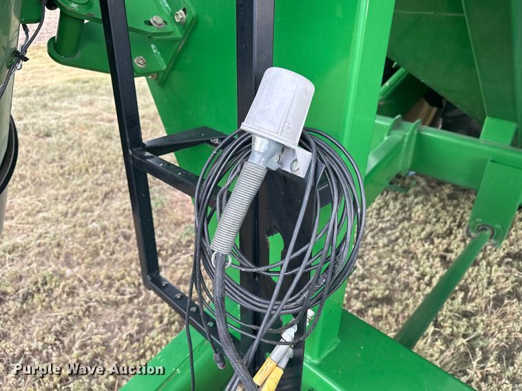 image for item DQ6954 Unverferth 1115 grain cart