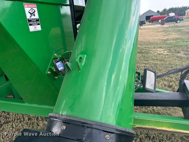 image for item DQ6954 Unverferth 1115 grain cart