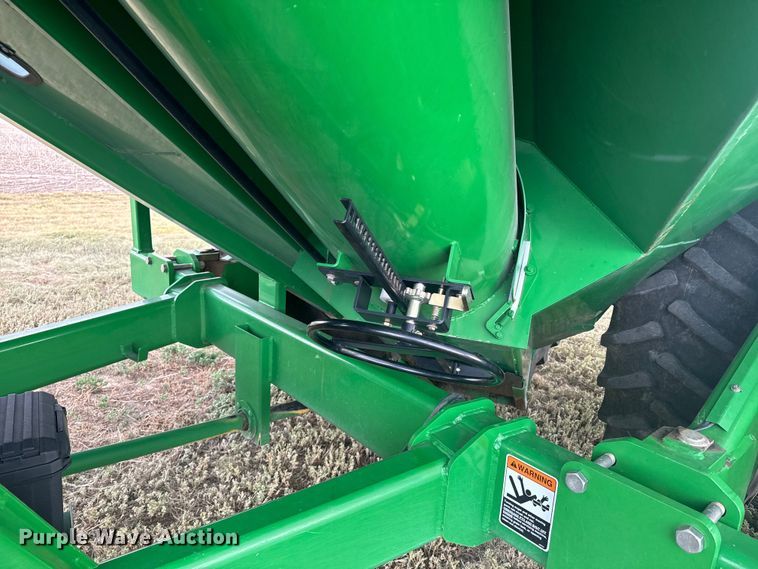 image for item DQ6954 Unverferth 1115 grain cart