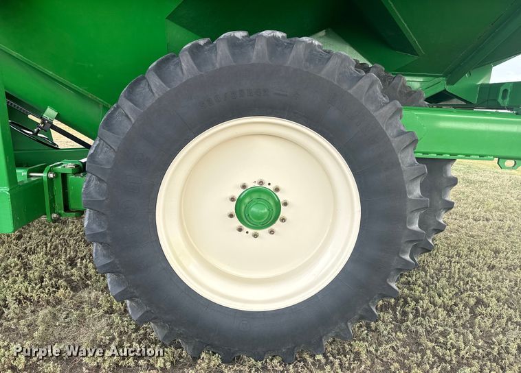 image for item DQ6954 Unverferth 1115 grain cart