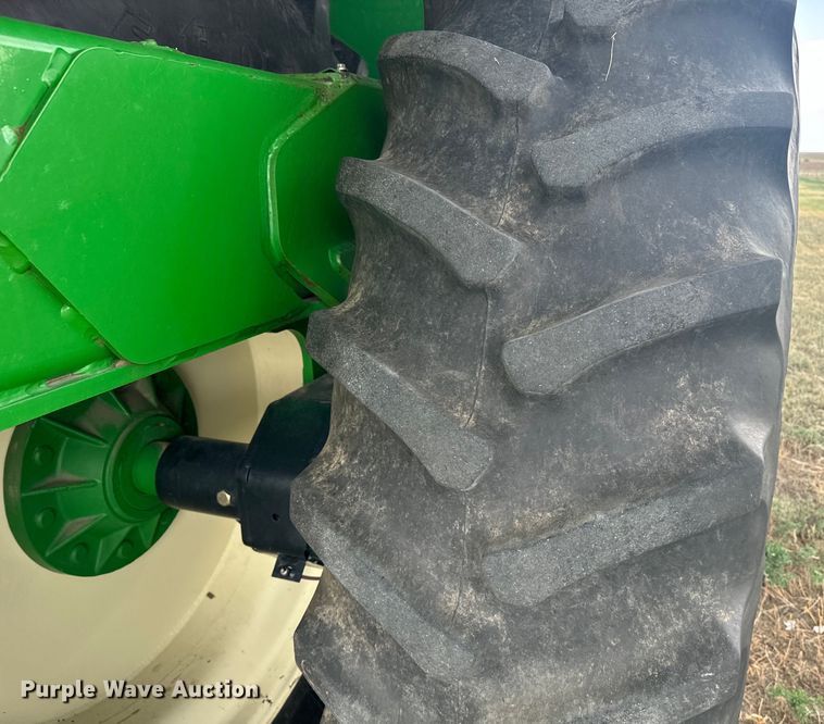 image for item DQ6954 Unverferth 1115 grain cart