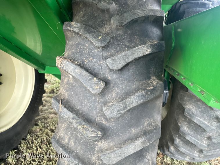 image for item DQ6954 Unverferth 1115 grain cart