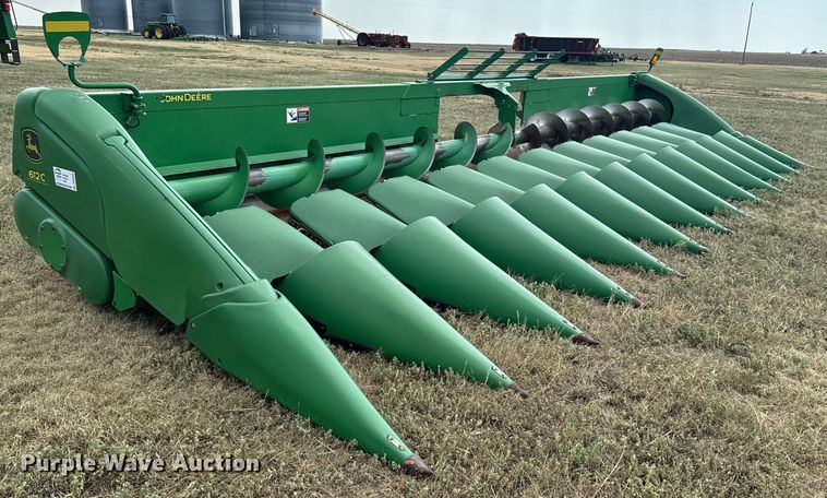 image for item DQ6955 2008 John Deere 612C corn head