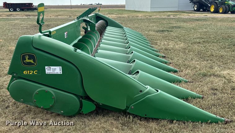 image for item DQ6955 2008 John Deere 612C corn head