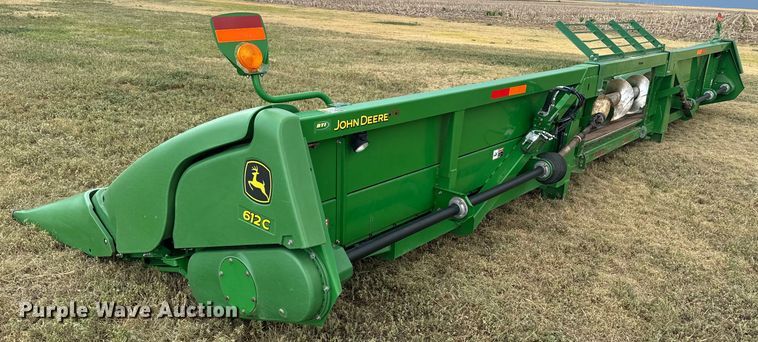 image for item DQ6955 2008 John Deere 612C corn head