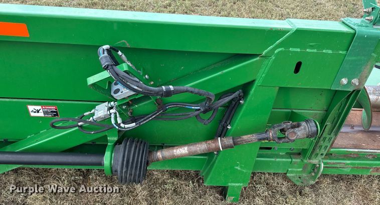 image for item DQ6955 2008 John Deere 612C corn head