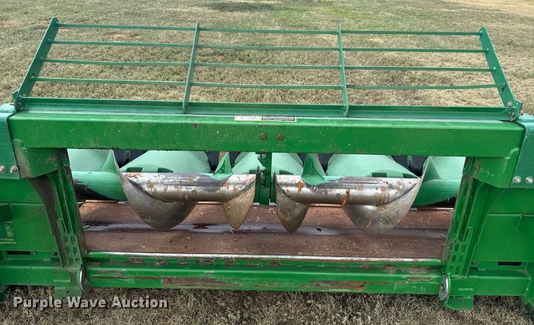 image for item DQ6955 2008 John Deere 612C corn head