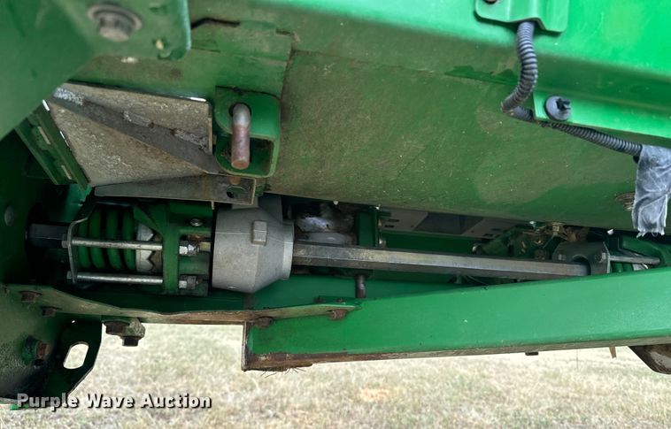 image for item DQ6955 2008 John Deere 612C corn head