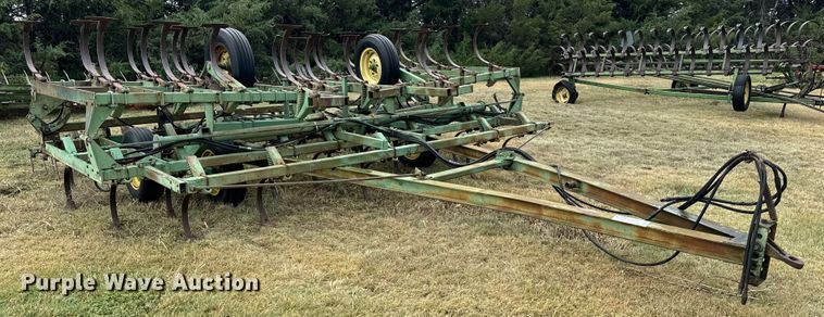 image for item DQ6956 John Deere 1010 field cultivator