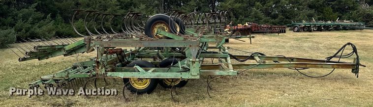 image for item DQ6956 John Deere 1010 field cultivator