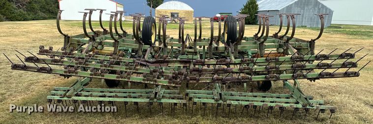 image for item DQ6956 John Deere 1010 field cultivator