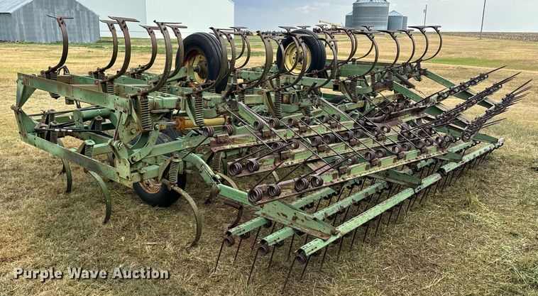 image for item DQ6956 John Deere 1010 field cultivator