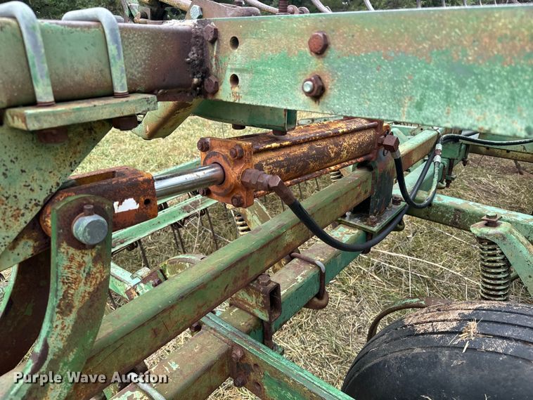 image for item DQ6956 John Deere 1010 field cultivator
