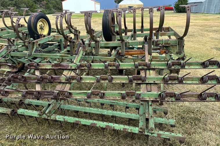 image for item DQ6956 John Deere 1010 field cultivator