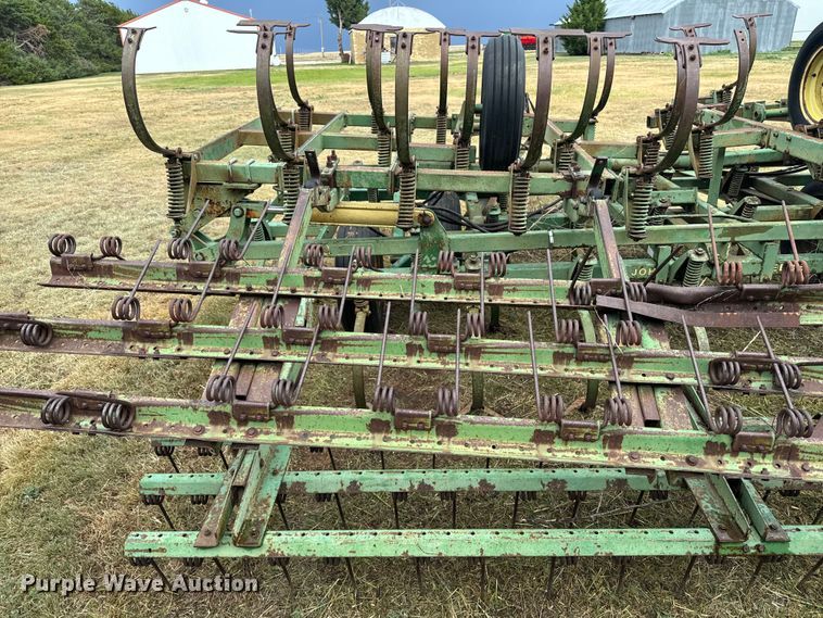 image for item DQ6956 John Deere 1010 field cultivator