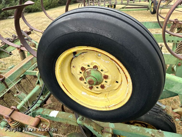 image for item DQ6956 John Deere 1010 field cultivator