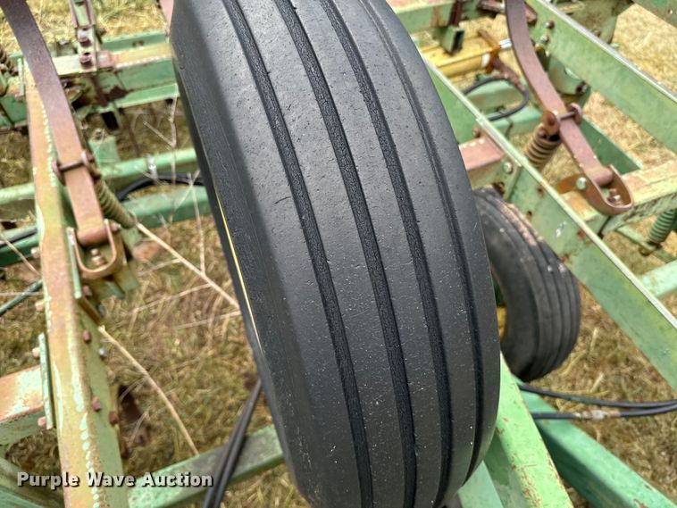 image for item DQ6956 John Deere 1010 field cultivator