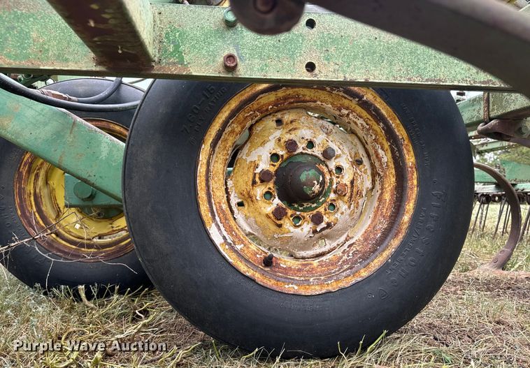 image for item DQ6956 John Deere 1010 field cultivator