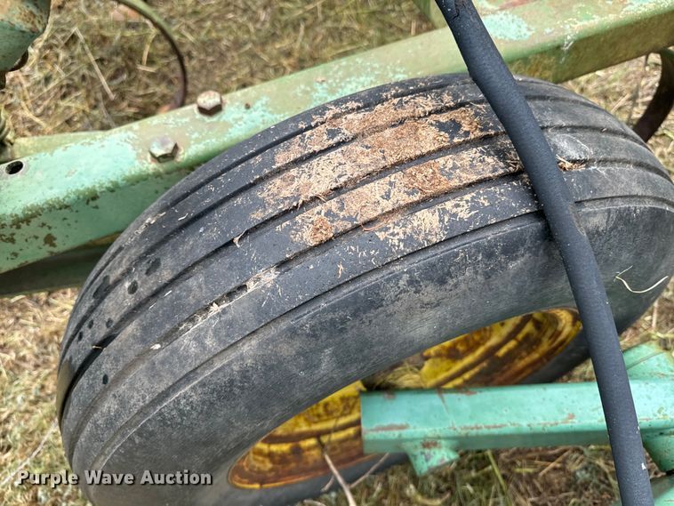 image for item DQ6956 John Deere 1010 field cultivator