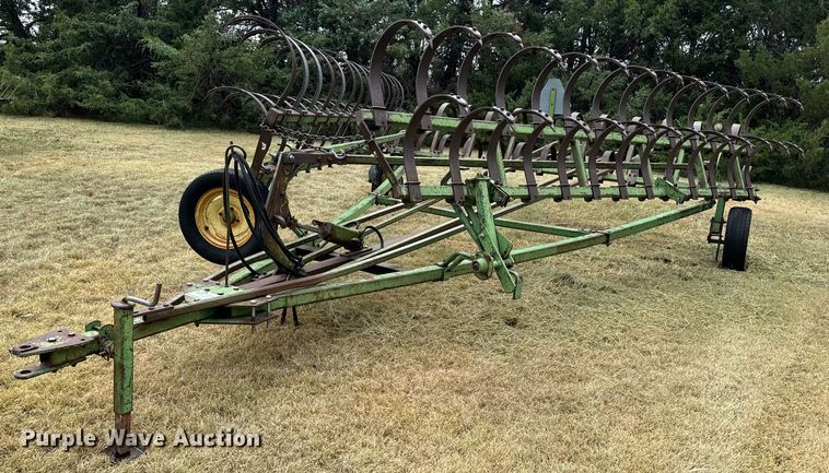 image for item DQ6957 John Deere F100H chisel