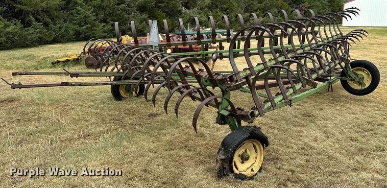 image for item DQ6957 John Deere F100H chisel