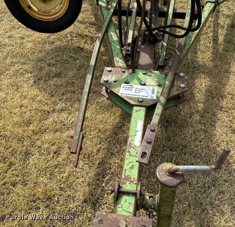 image for item DQ6957 John Deere F100H chisel