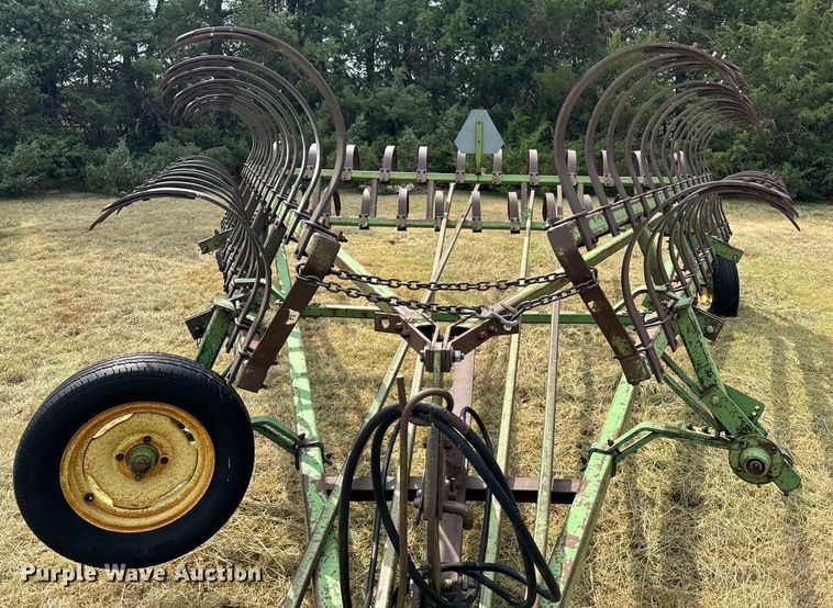 image for item DQ6957 John Deere F100H chisel