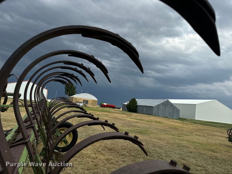 image for item DQ6957 John Deere F100H chisel