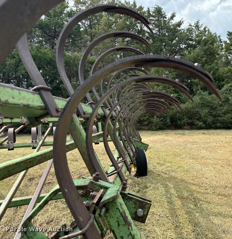 image for item DQ6957 John Deere F100H chisel