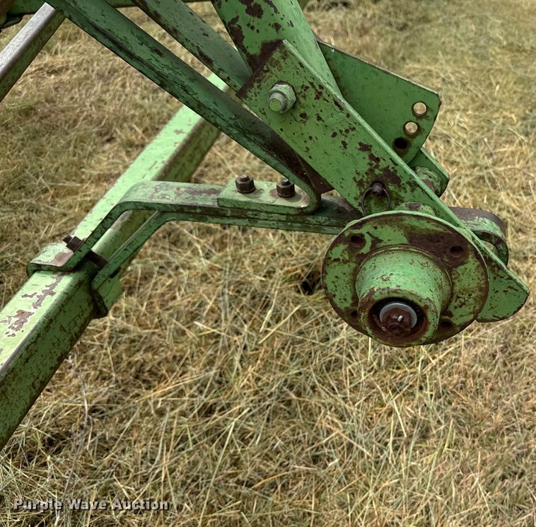 image for item DQ6957 John Deere F100H chisel