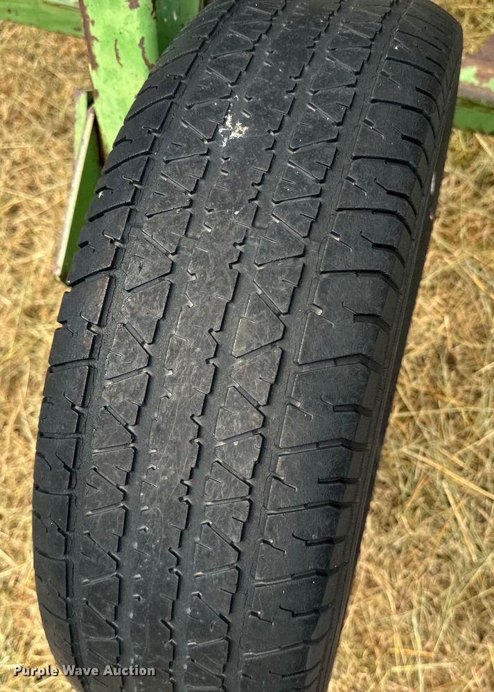 image for item DQ6957 John Deere F100H chisel